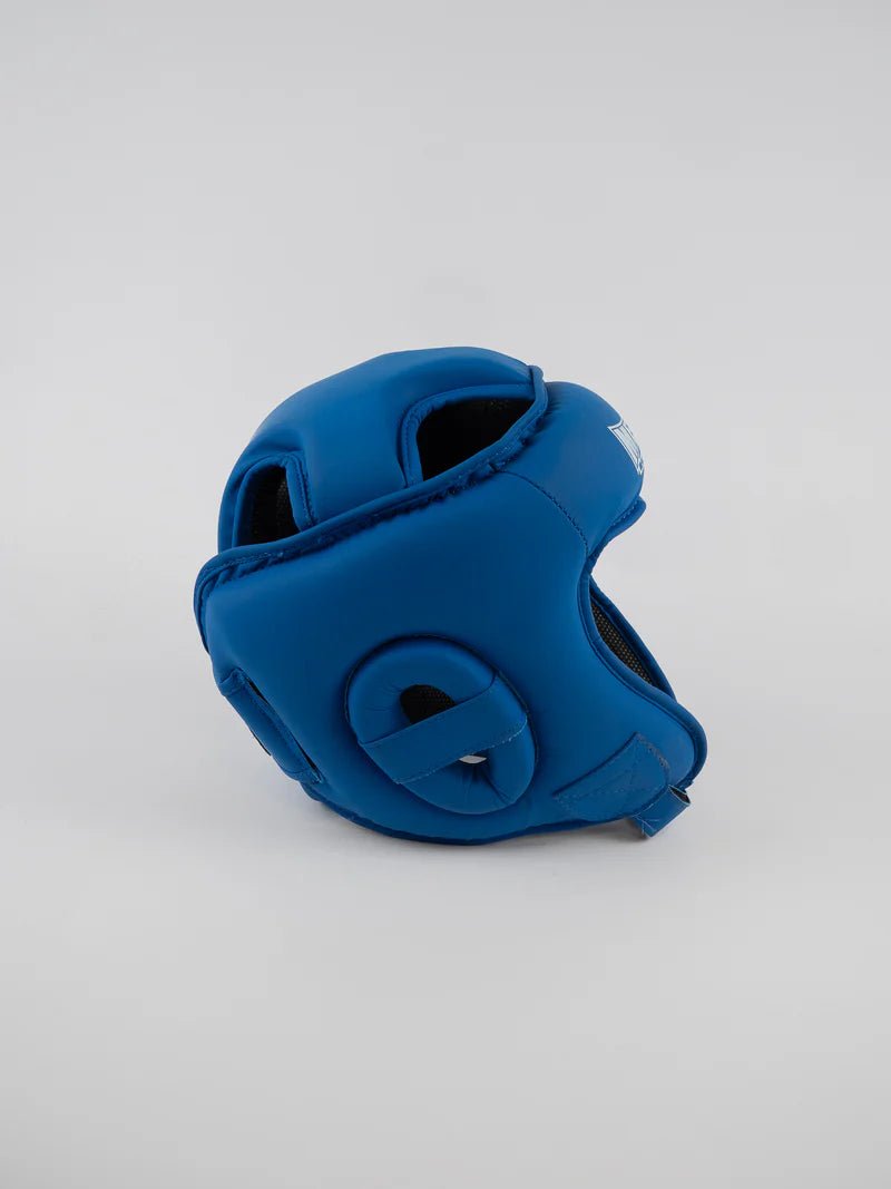 Seitenansicht des blauen Metal Boxe Competition Helms, Gehörschutz