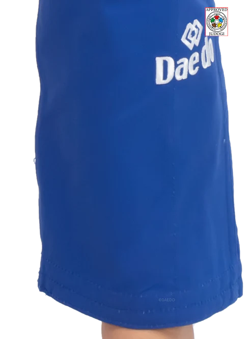 Dettaglio del pantalone IJF Approved sul Judogi Blu Daedo 750g