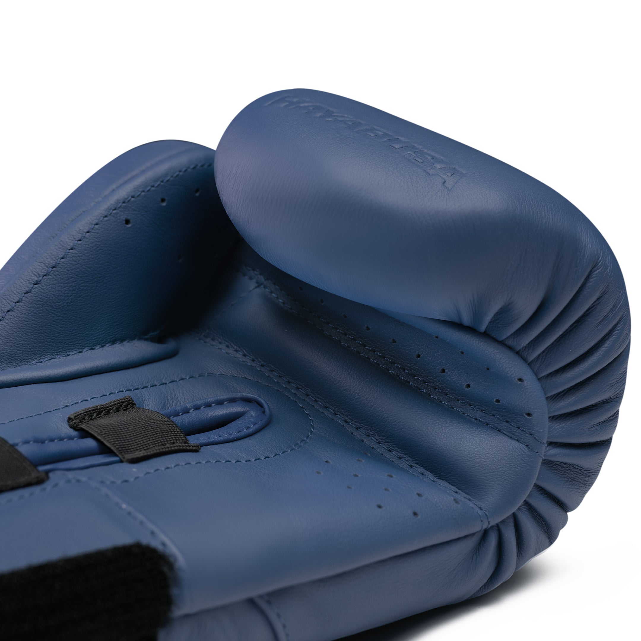 Vista del palmo dei guanti Hayabusa E1 blu, mostra la struttura interna confortevole e il grip bar