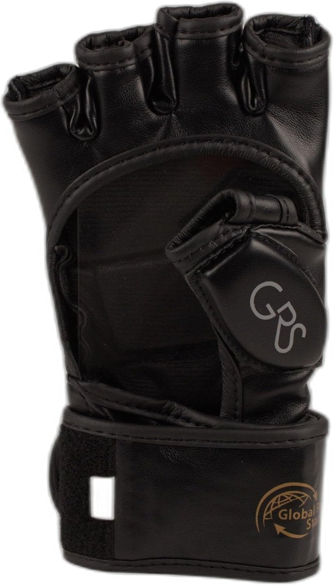 Blick auf die Handfläche der GRS MMA-Handschuhe, Ergonomie für Grappling und sichere Griffe