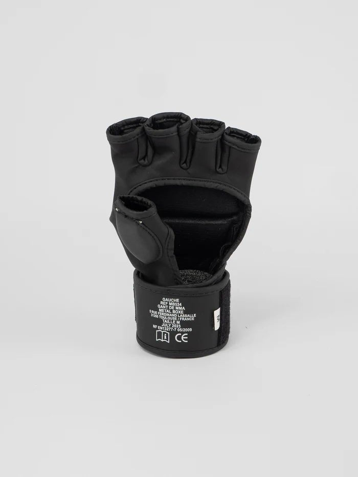 Vista del palmo aperto dei guanti MMA Metal Boxe, ideale per il grappling