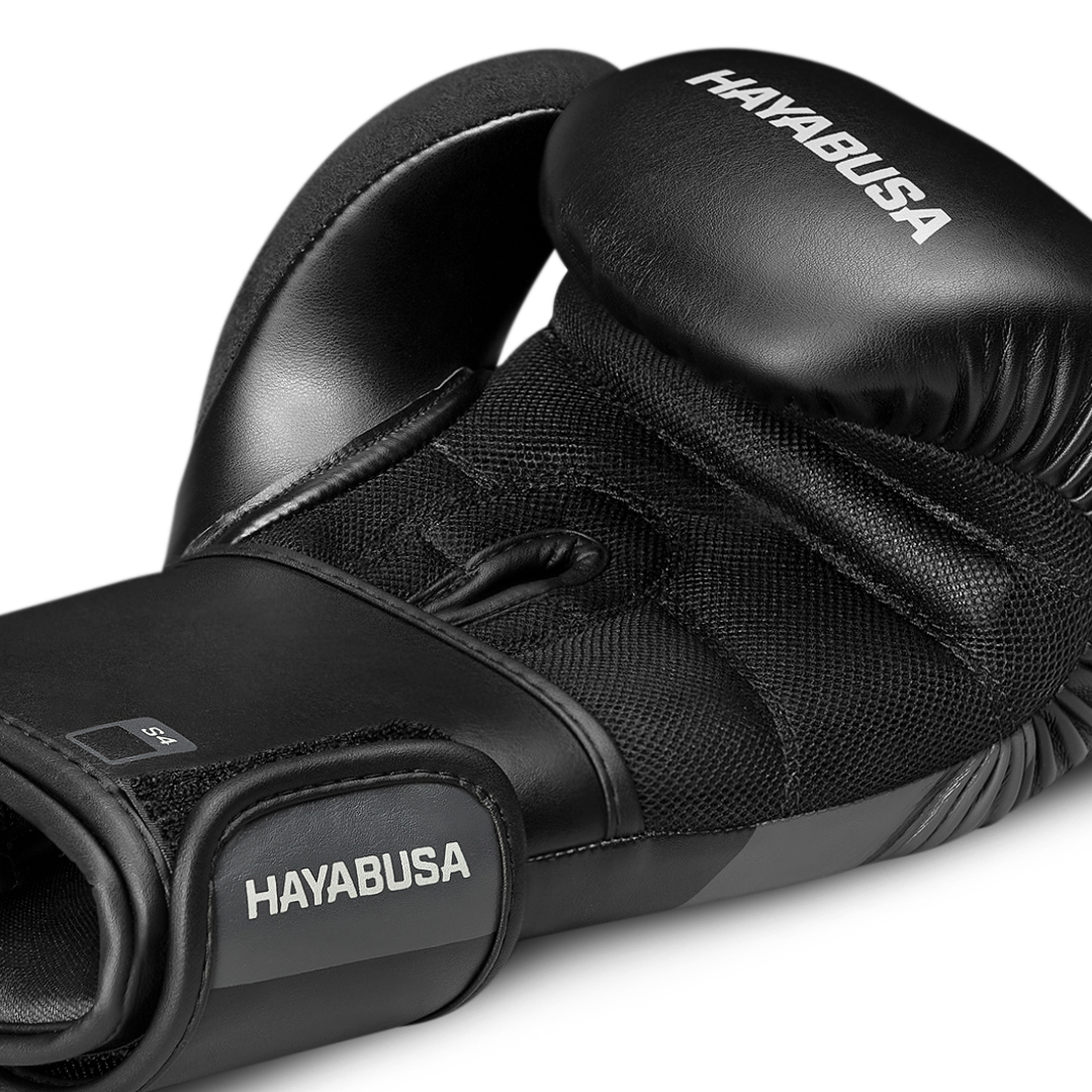 Vista interna del palmo del guantone nero Hayabusa S4 con grip bar integrata