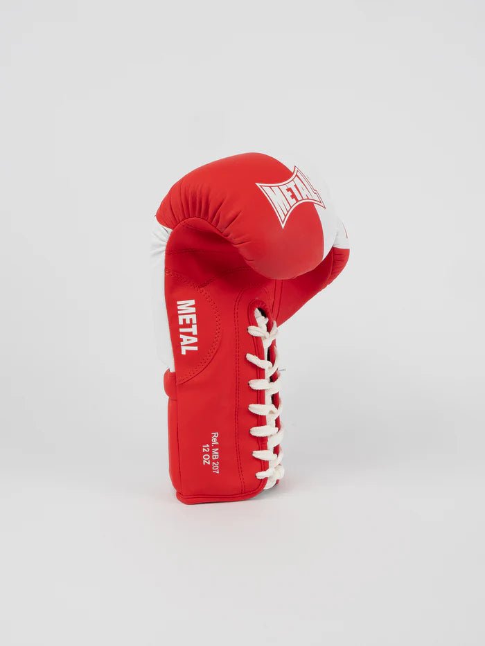 Vista de perfil das luvas vermelhas de metal Boxing Lace-Up, detalhe do suporte de pulso largo