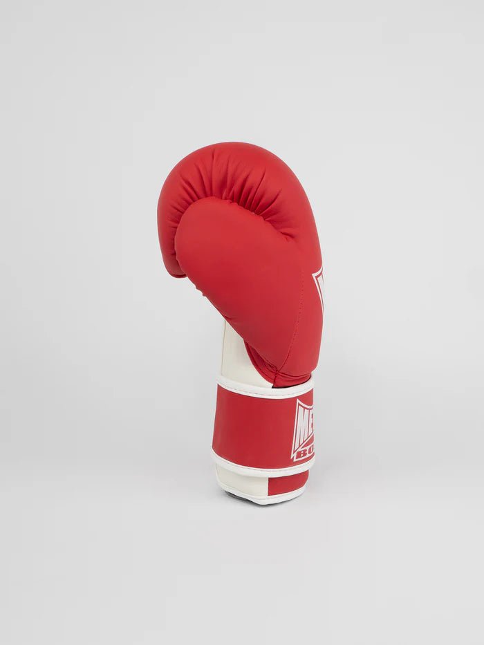 Vista lateral das luvas de boxe metálicas MB200 vermelhas, aperto preciso com velcro