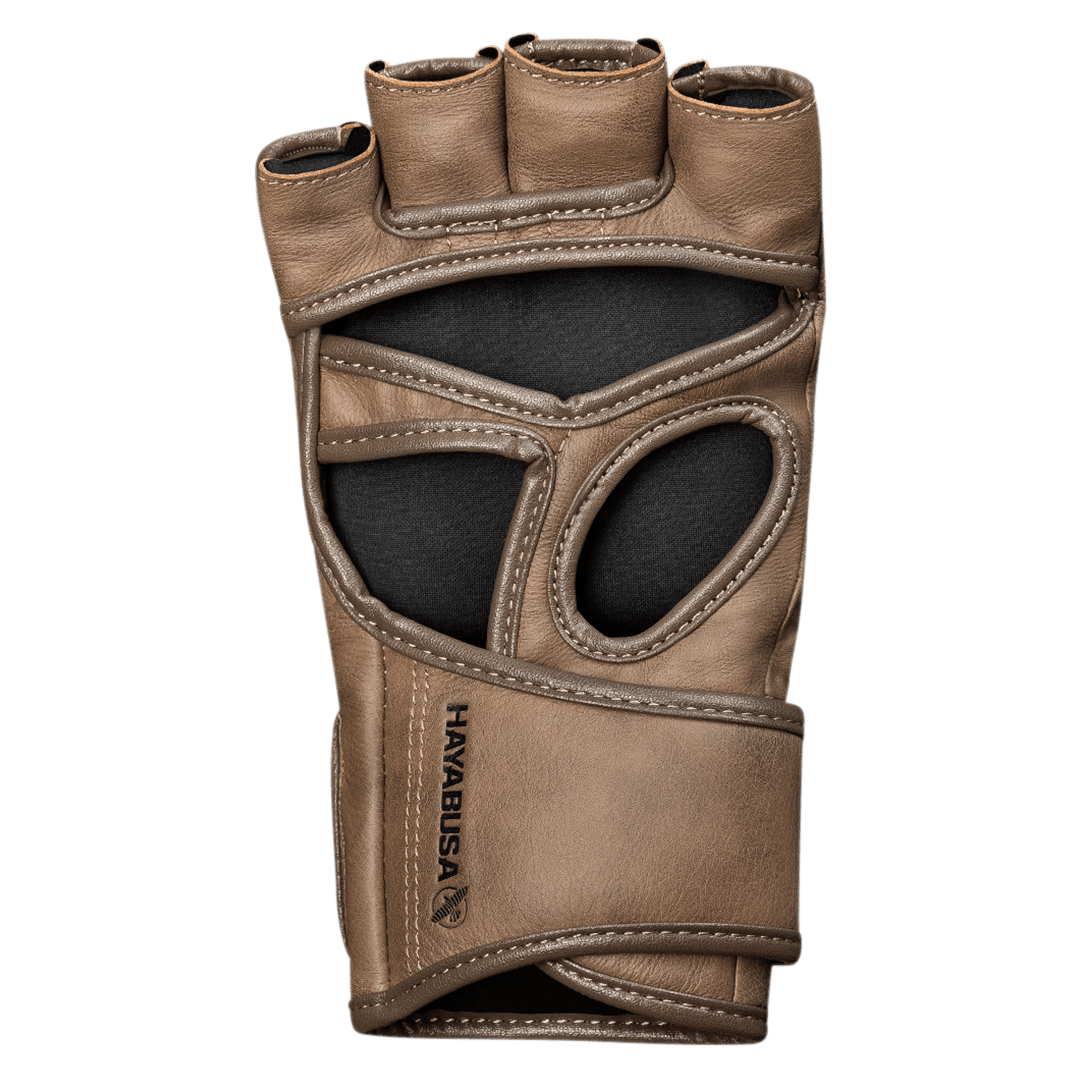 Jediný pohled na rukavice Hayabusa T3 LX MMA, detail ručně vyrobené kožené struktury a ergonomický design