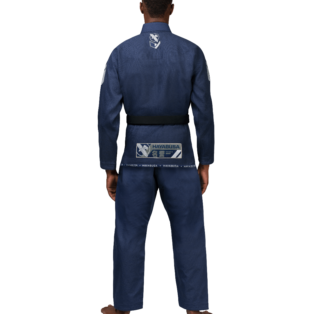 Rückansicht des marineblauen Hayabusa Gi mit Ripstop-Hose und verstärkter Jacke