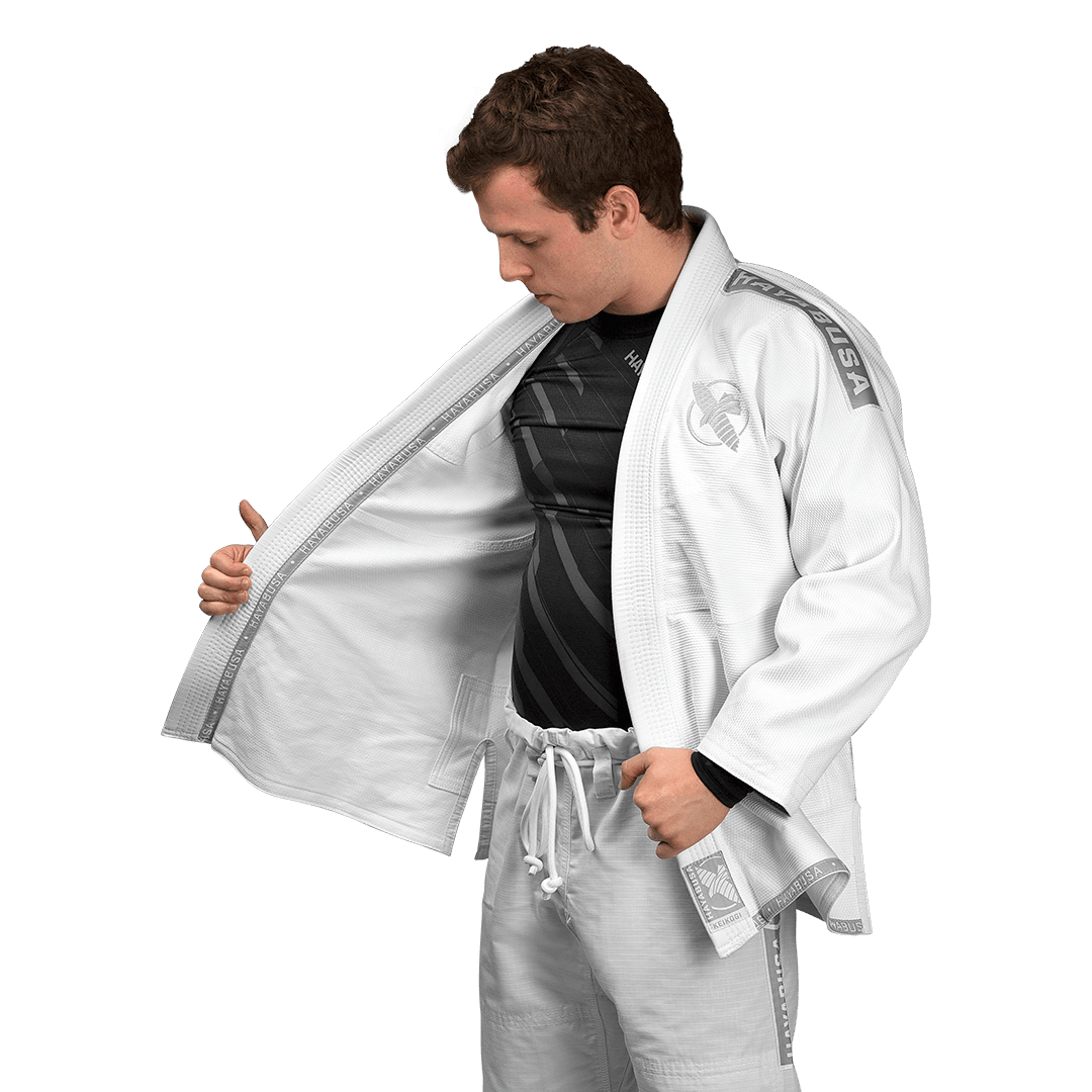 Blick auf die Innenseite des verstärkten Kragens des weißen Hayabusa-Kimonos