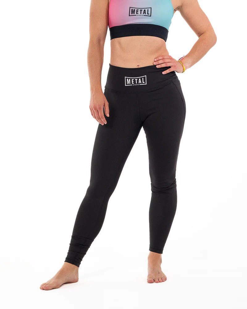 Vooraanzicht zwarte Metal Boxing-compressielegging voor dames voor fitness en MMA