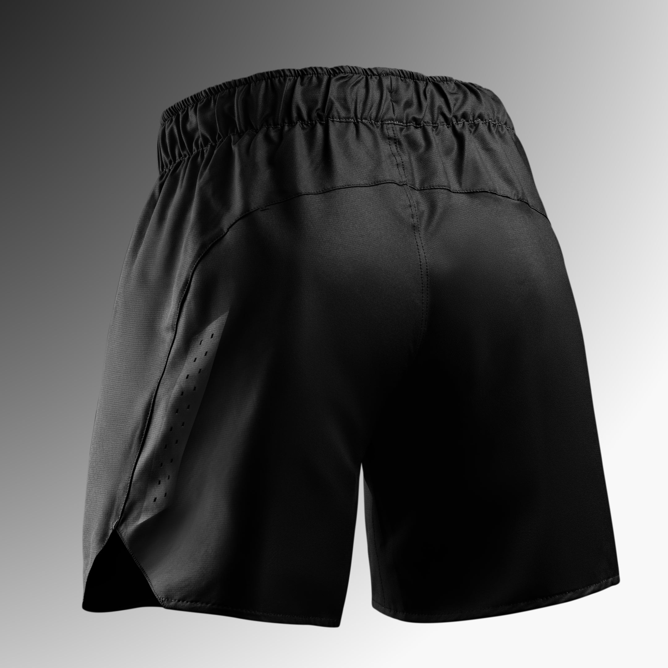Vista posteriore dei pantaloncini Hayabusa Core neri, evidenzia il taglio performance e le cuciture rinforzate