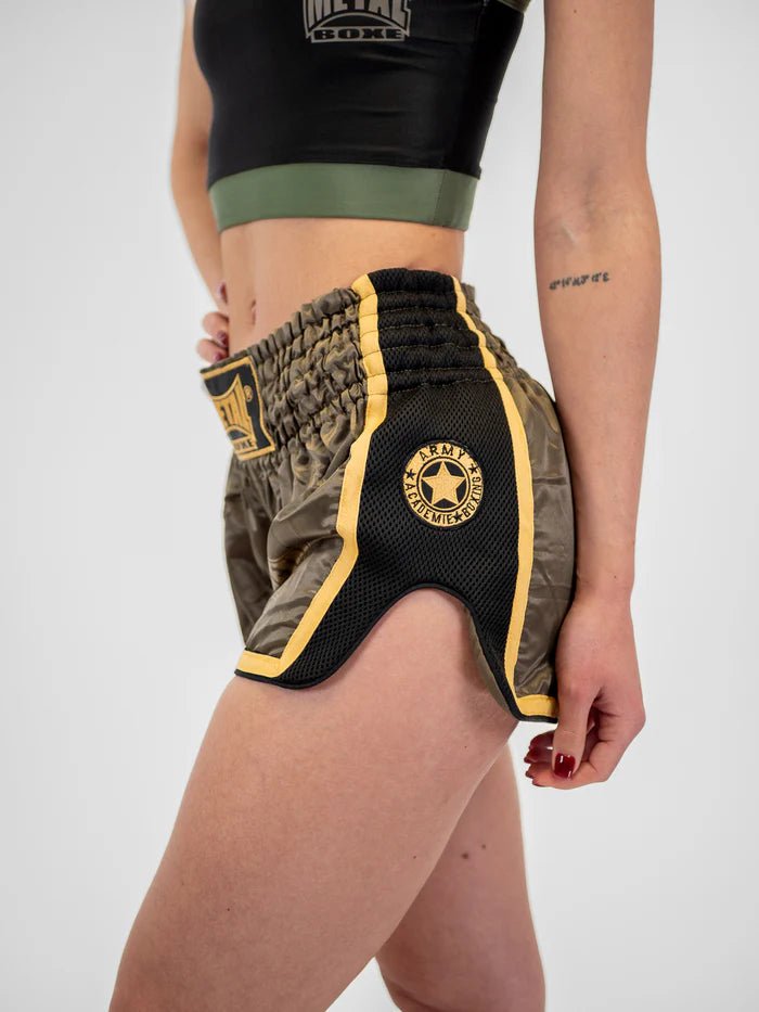 Vedere laterală pantaloni scurți de damă Metal Boxe Extrem verde militar cu design tehnic