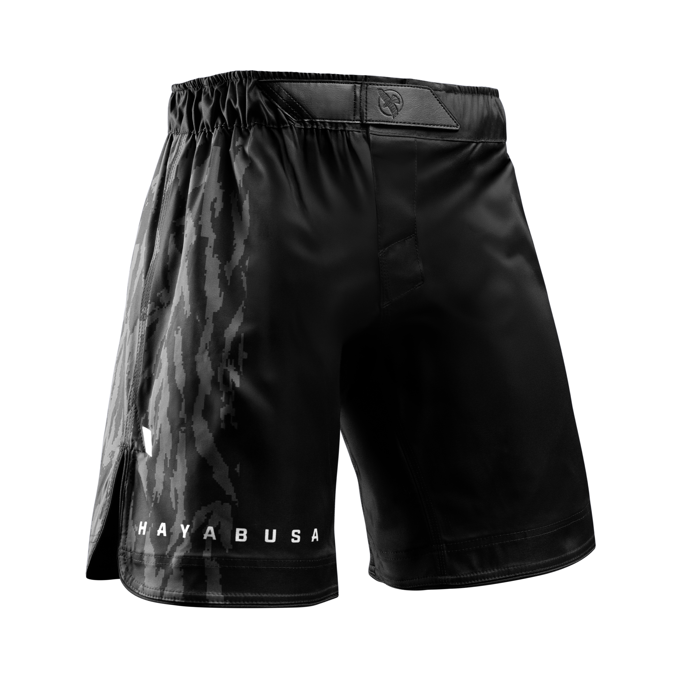 Vista frontale dei pantaloncini MMA Hayabusa Apex Full-Length neri, taglio classico board short per grappling