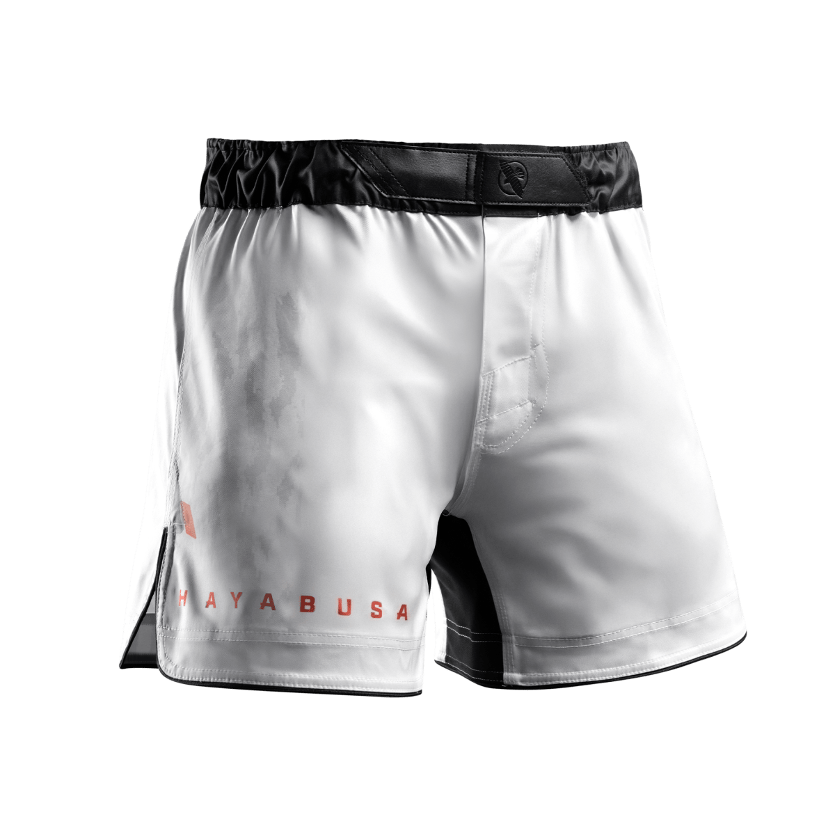 스냅 잠금 장치가 있는 흰색 Hayabusa Apex 허벅지 중간 MMA 반바지의 전면 모습