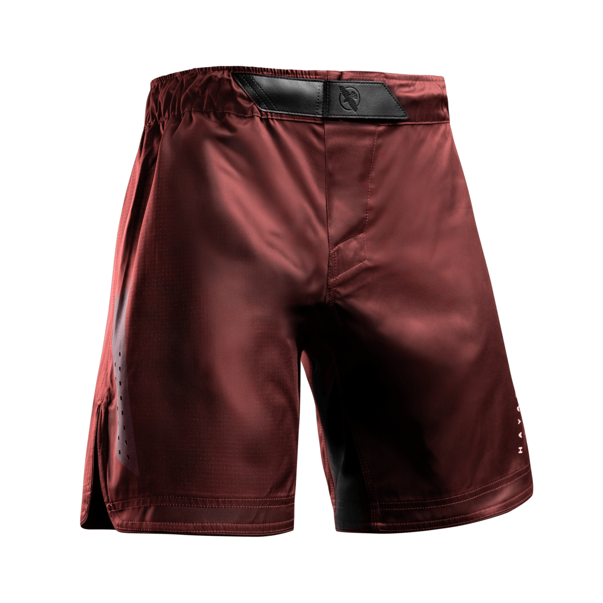 Vorderansicht der roten Hayabusa Core 3/4 Thigh MMA Shorts, Dual-Secure-Verschlusssystem