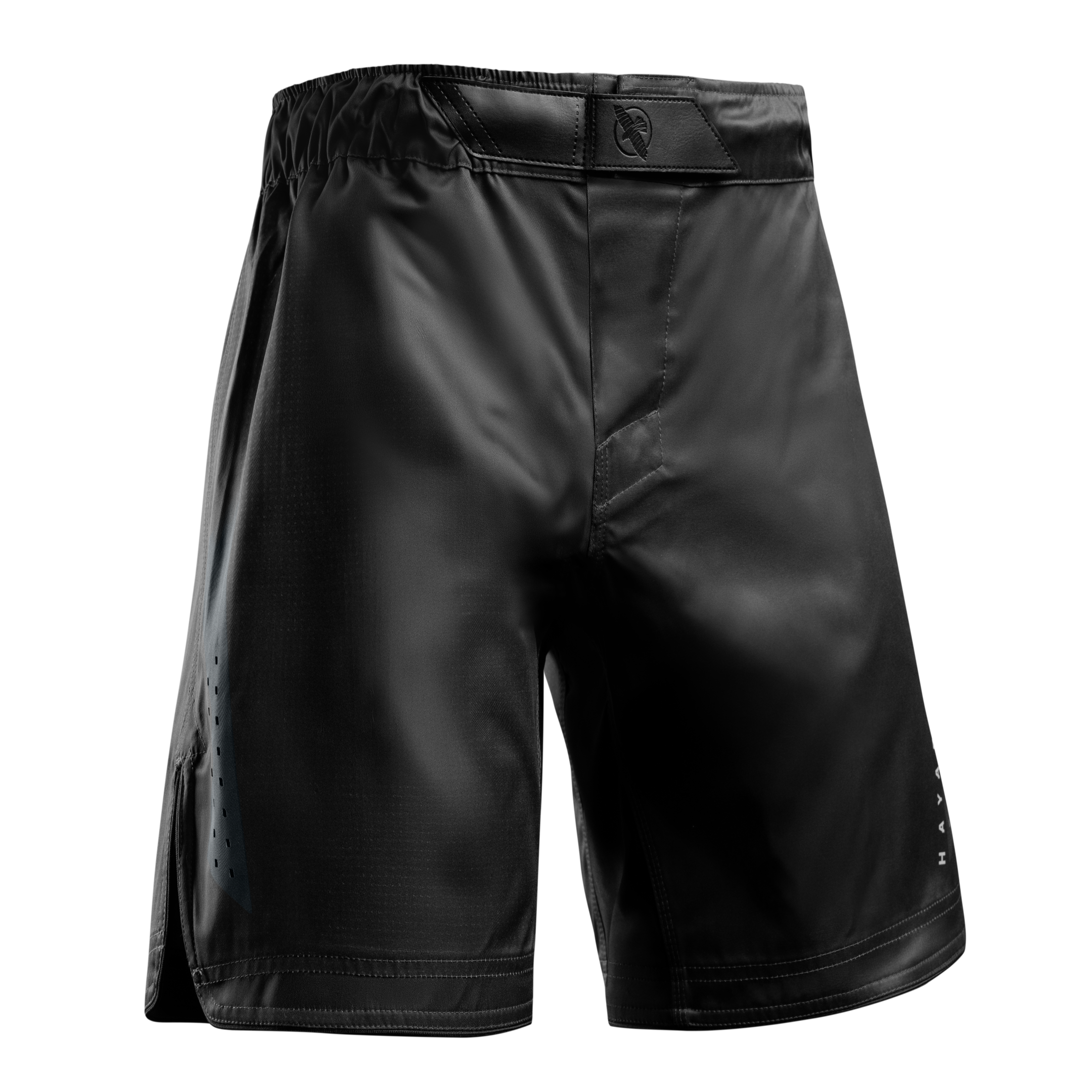 Vista frontale dei pantaloncini MMA Hayabusa Core Full-Length neri con chiusura a incastro e cordoncini