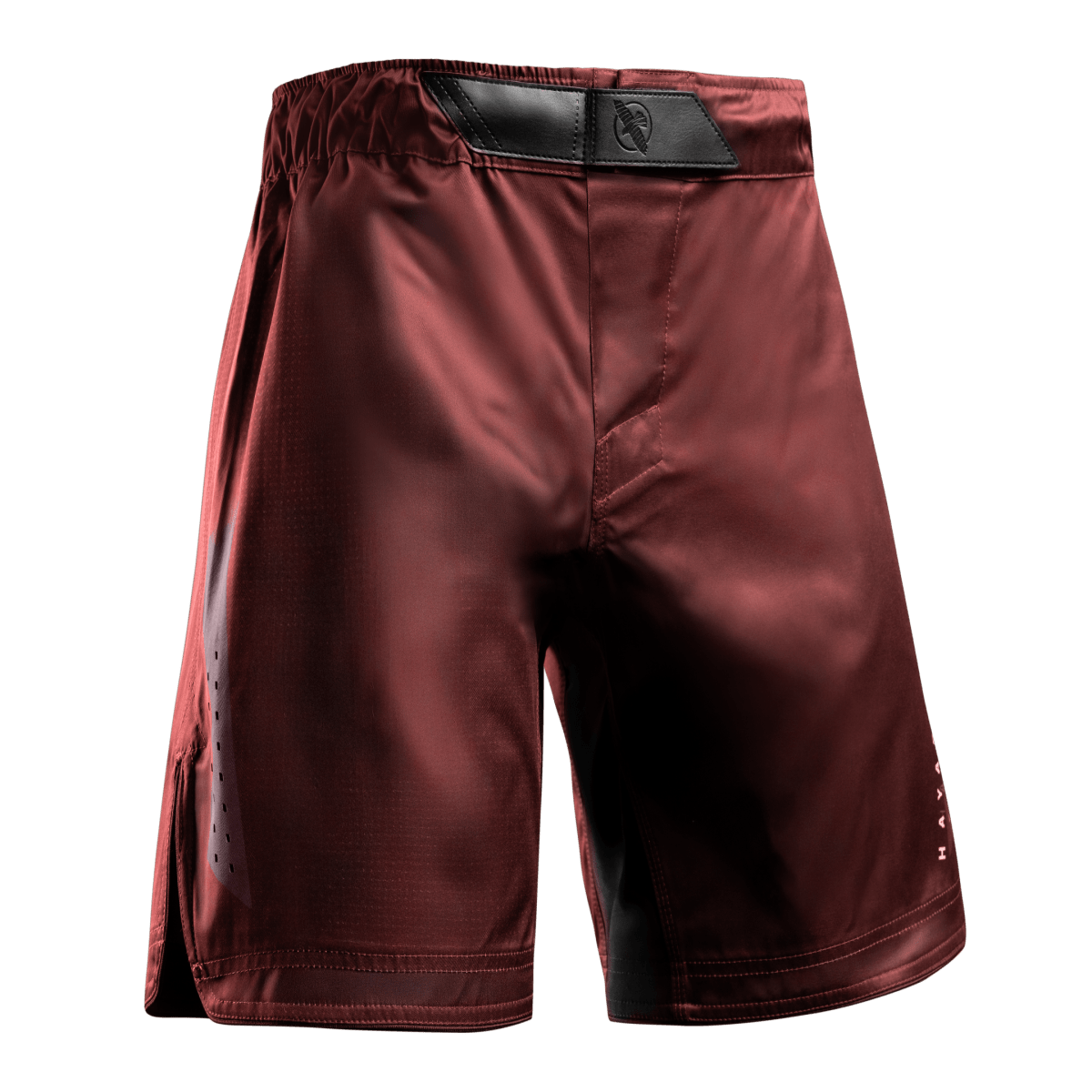 Vorderansicht der roten Hayabusa Core Full-Length MMA Shorts aus reißfestem Stoff
