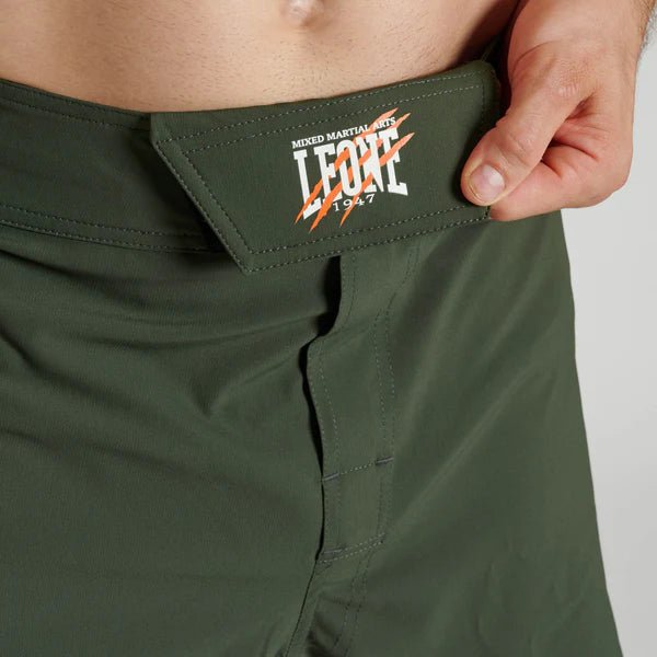 Détail du système de fermeture double velcro du short Leone vert