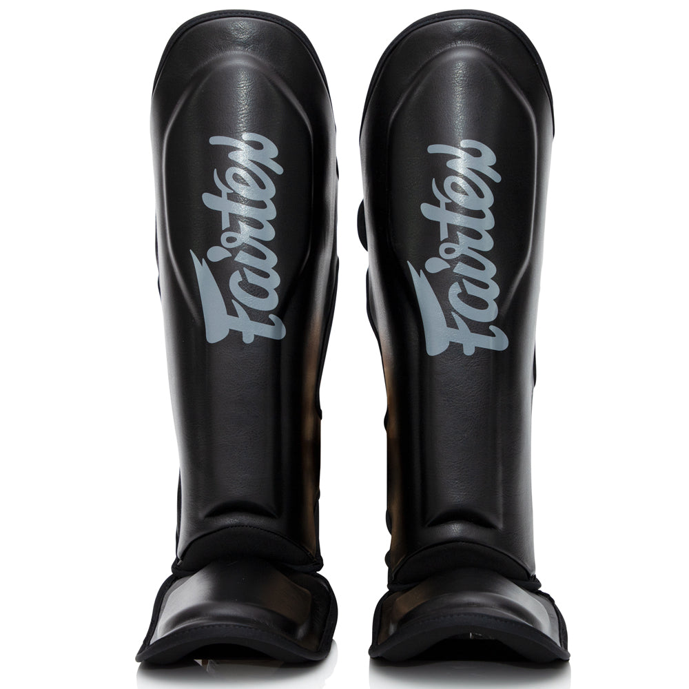 Paratibia professionali FXB Fairtex total Black in pelle sintetica premium
