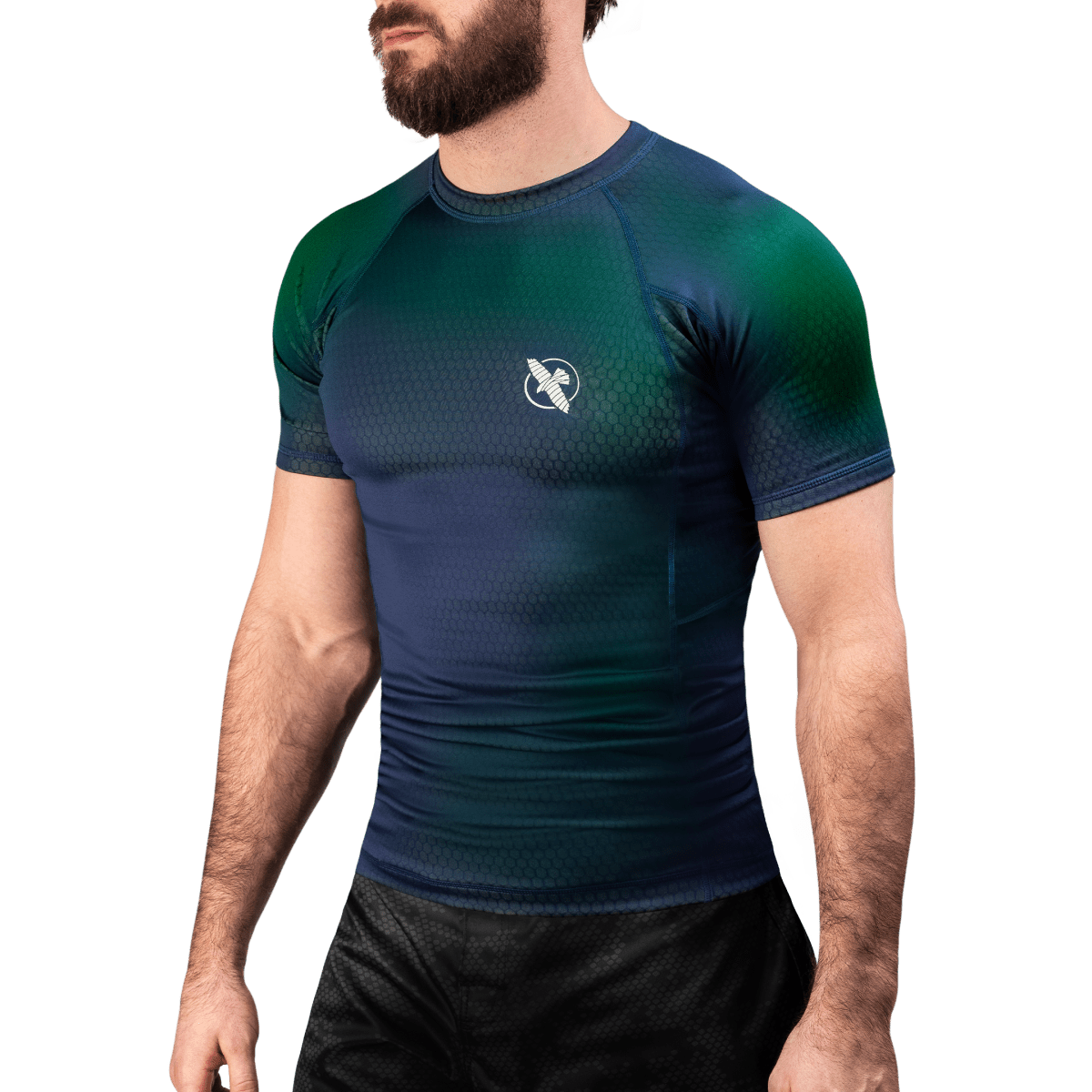 Vorderansicht des blau-grünen Hayabusa Fusion Rashguards mit schillerndem Effekt für MMA und No-Gi