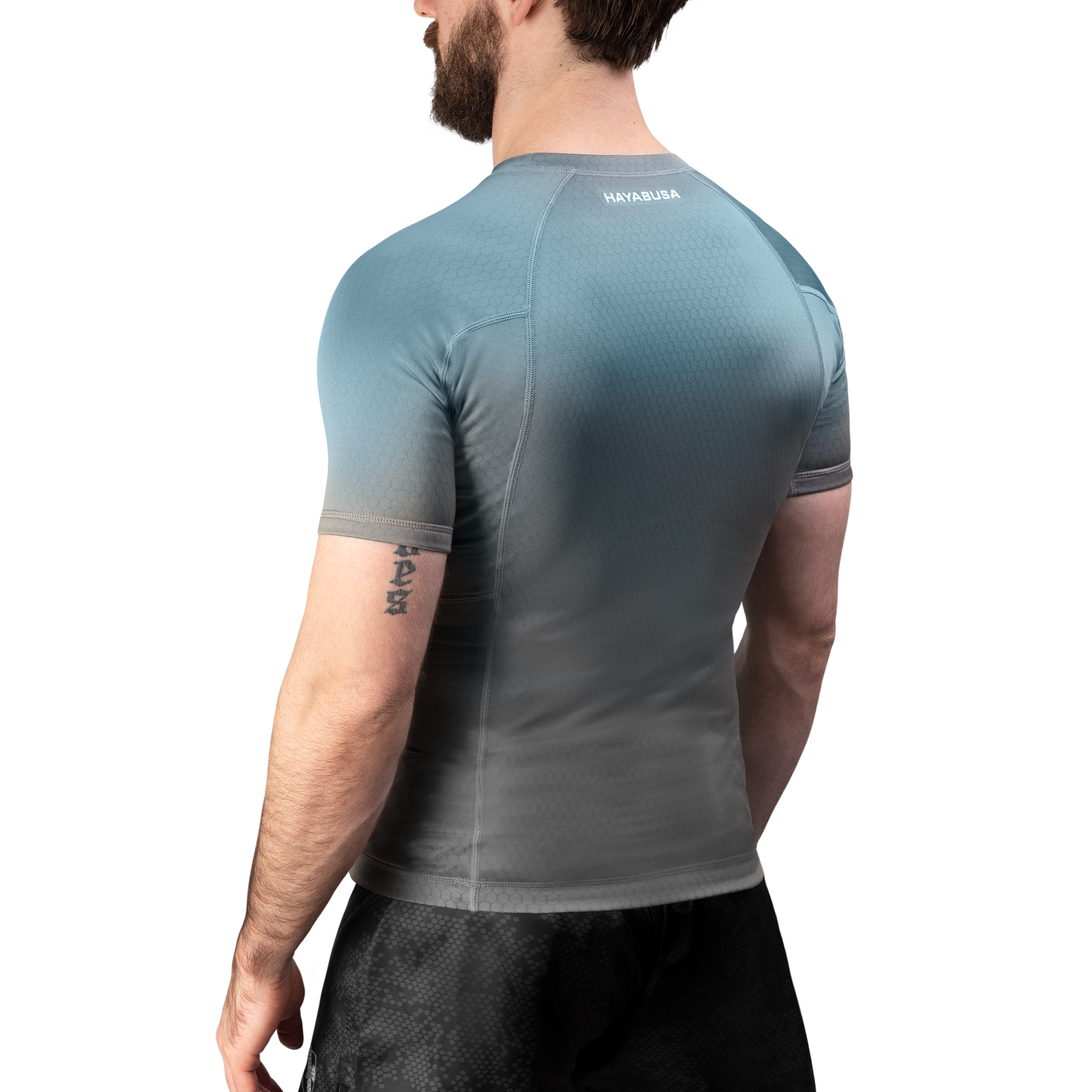 Vista posteriore della rash guard Hayabusa Fusion grigio/azzurro, materiale traspirante sweat-wicking