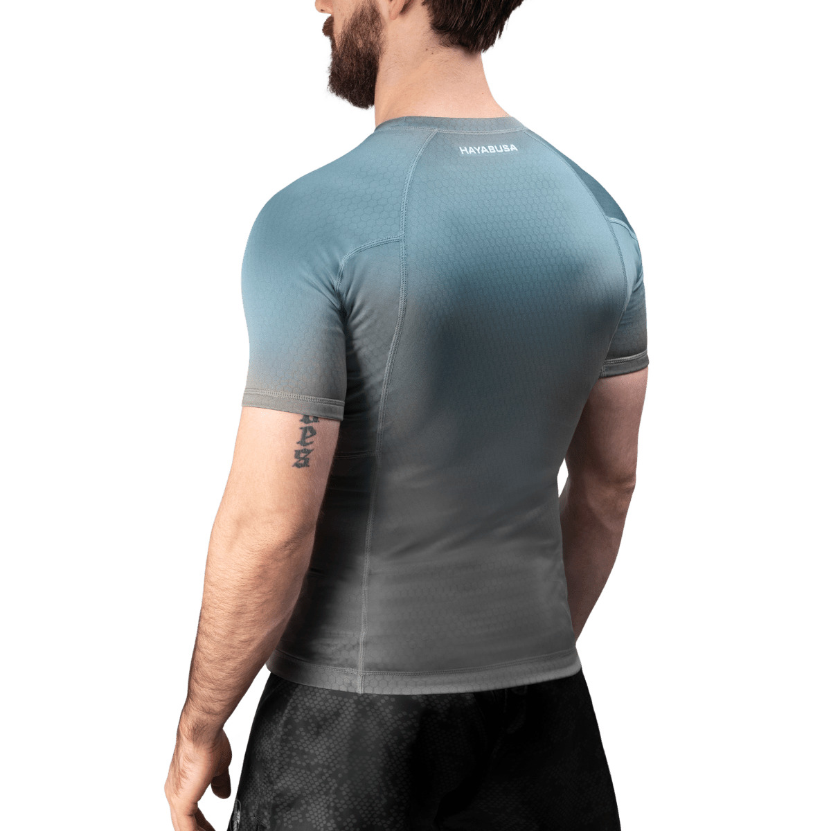 Rückansicht des grau/hellblauen Rashguards Hayabusa Fusion, atmungsaktives, schweißableitendes Material