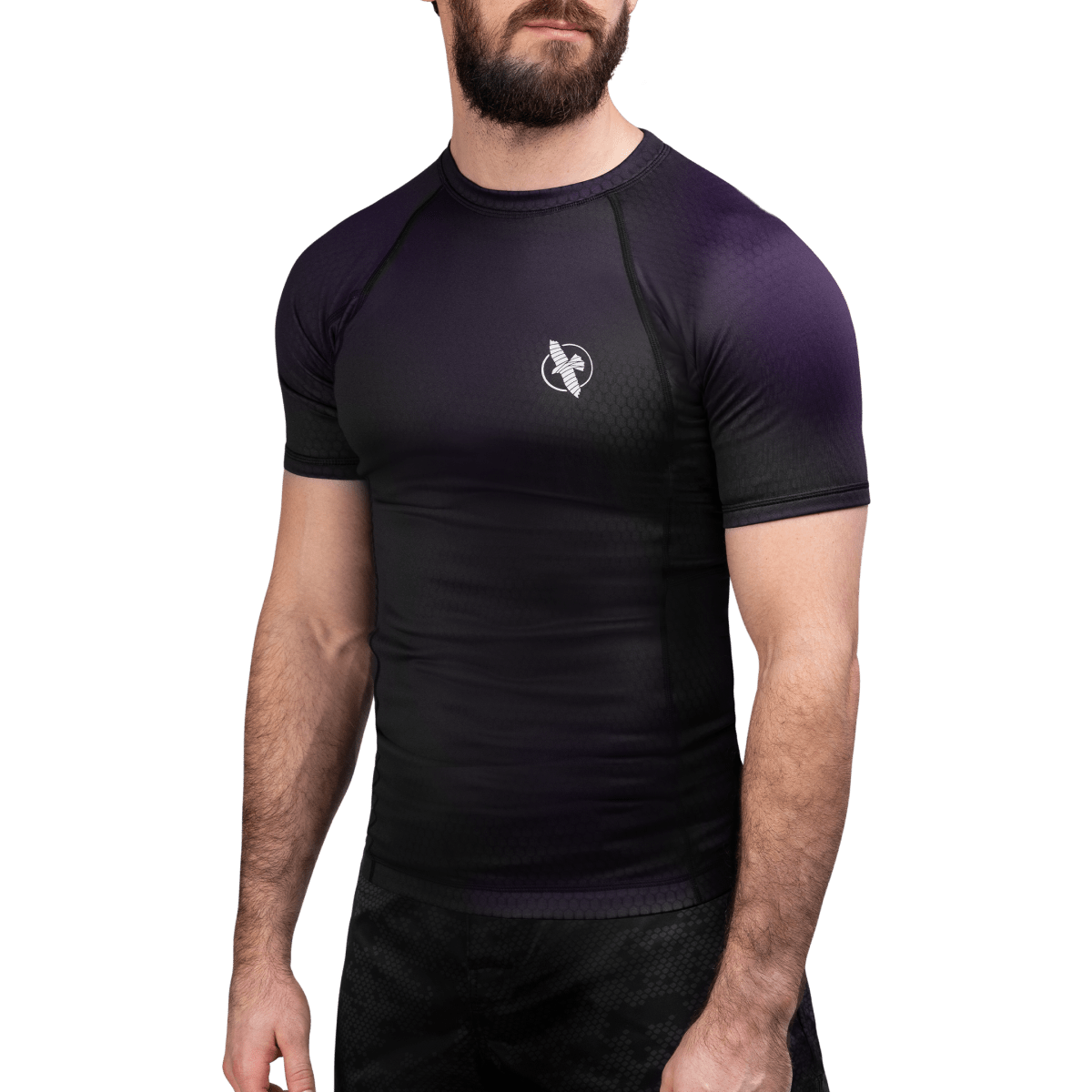 Vorderansicht des schwarz-lila Hayabusa Fusion Rashguard, technischer Kompressionsstoff für BJJ