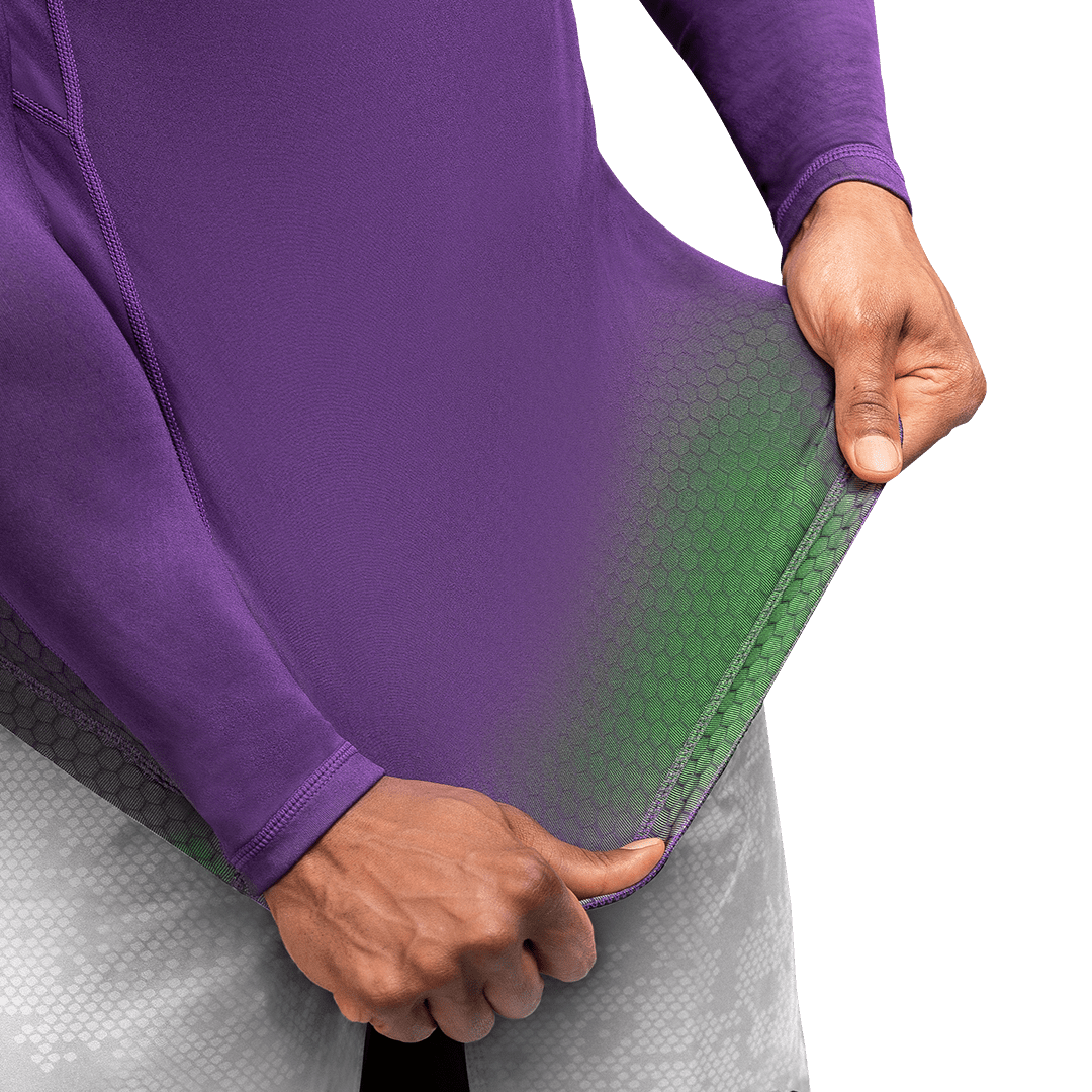 Pohled na vnitřní stranu fialového/zeleného chrániče proti vyrážce Hayabusa Fusion, detail zesíleného plochého švu