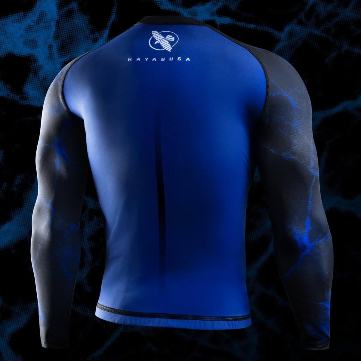 Rückansicht des schwarz-blauen UFC BJJ Rashguards mit ergonomischem Kompressionsschnitt