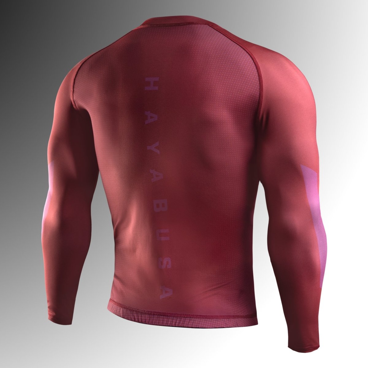 Rückansicht des roten Rashguards von Hayabusa, extrem haltbare Nähte für Kampfsportarten