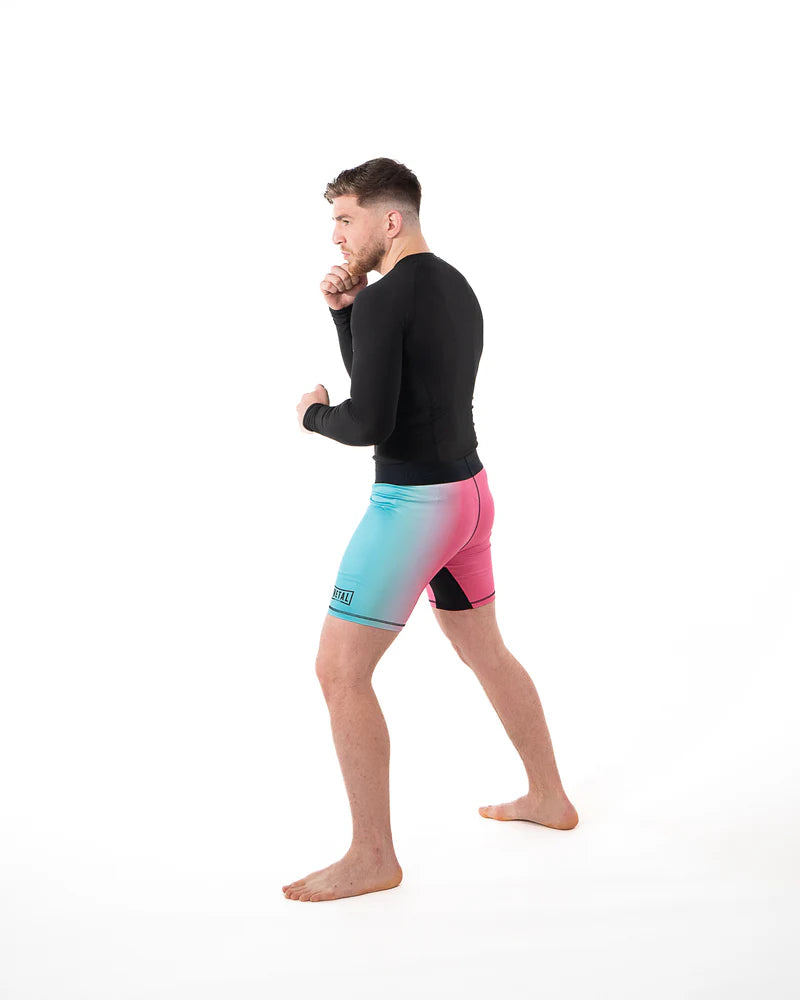 Dettaglio degli inserti traspiranti sui fianchi e cuciture piatte rashguard Miami Vibe