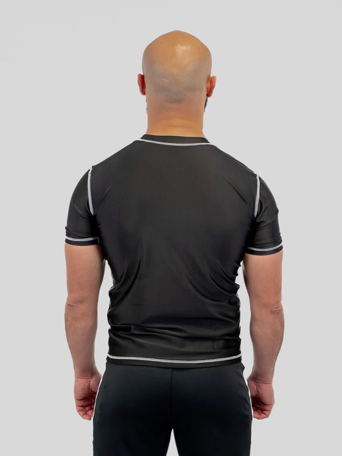 Rashguard homme vue arrière Metal Boxing protection dorsale noire et coupe ergonomique