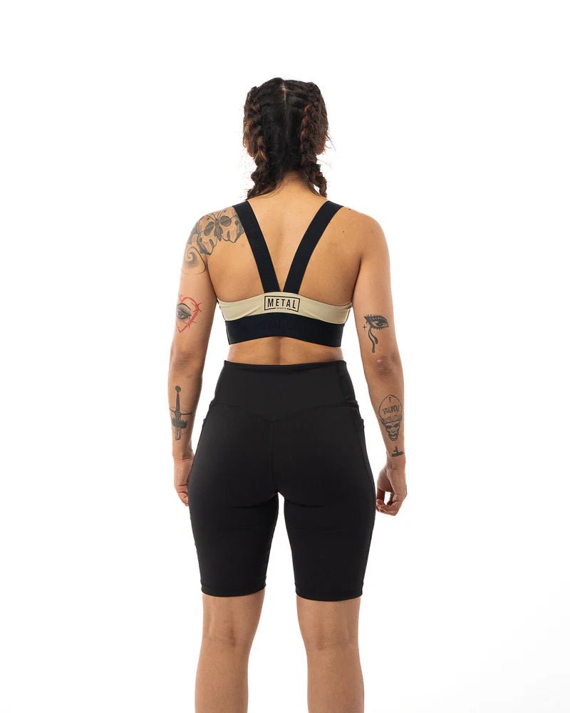 Rückansicht Damen-Kompressionsshorts Metal Boxing, ergonomische Passform und Muskelunterstützung