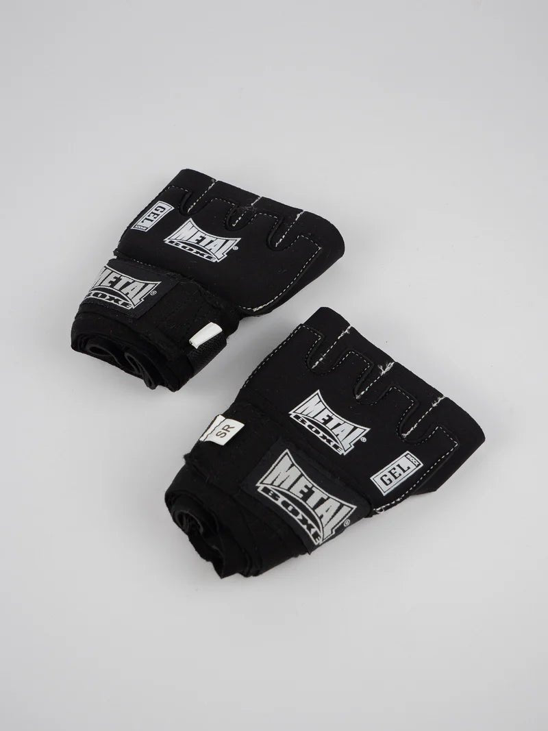 Sepasang sarung tangan dalam Metal Boxing Gel Shock hitam dengan tali sepanjang 3 meter yang terintegrasi