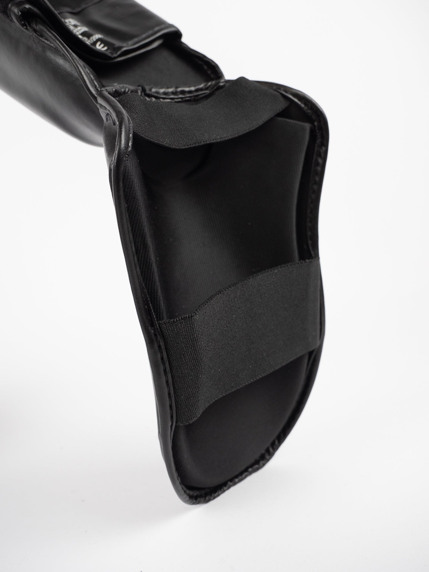 Protège-tibia Metal Boxe Furious Black – Légèreté et Protection