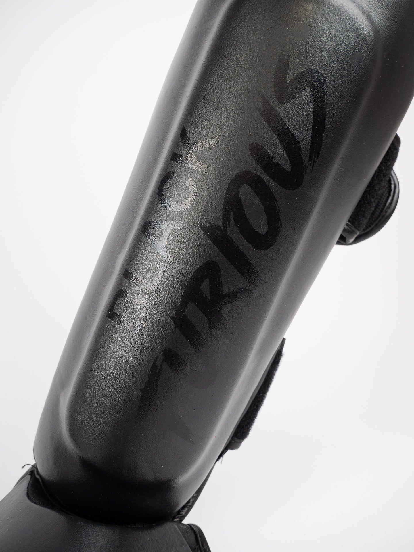 Protège-tibia Metal Boxe Furious Black – Légèreté et Protection