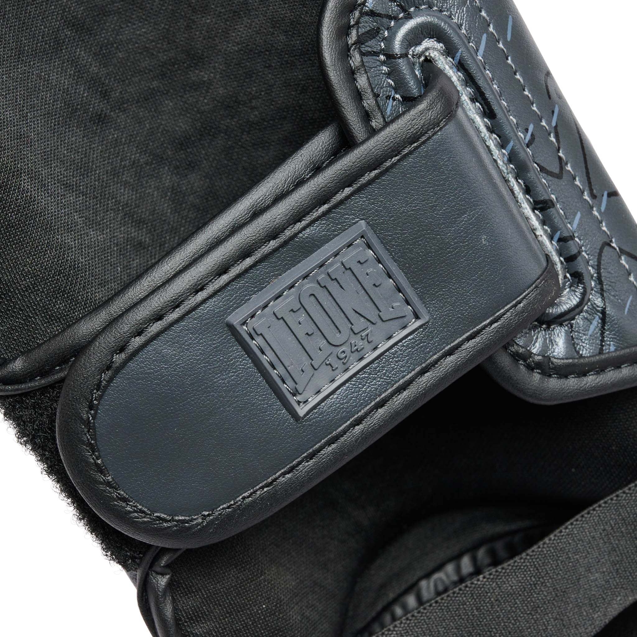 Paratibia Leone Primal Instinct