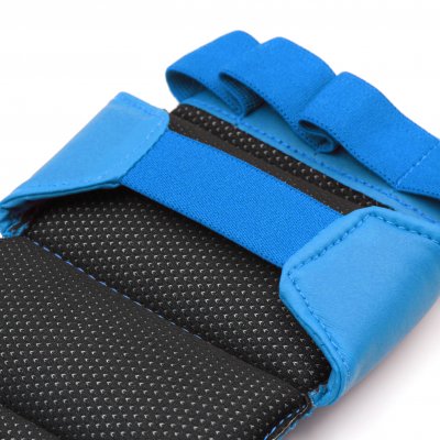 Dettaglio del palmo aperto dei guantini Adidas Ju Jitsu blu per le prese