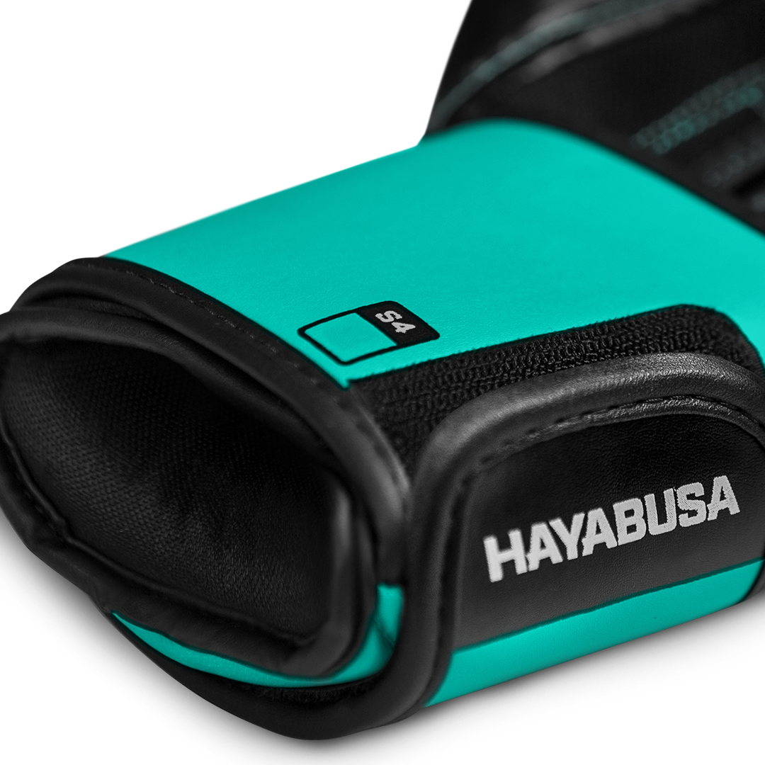 Inquadratura interna del palmo del guantone turchese Hayabusa S4