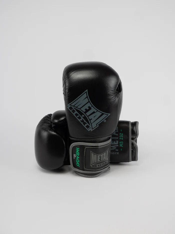 Vista frontale dei guantoni Metal Boxe Heracles in pelle nera professionale