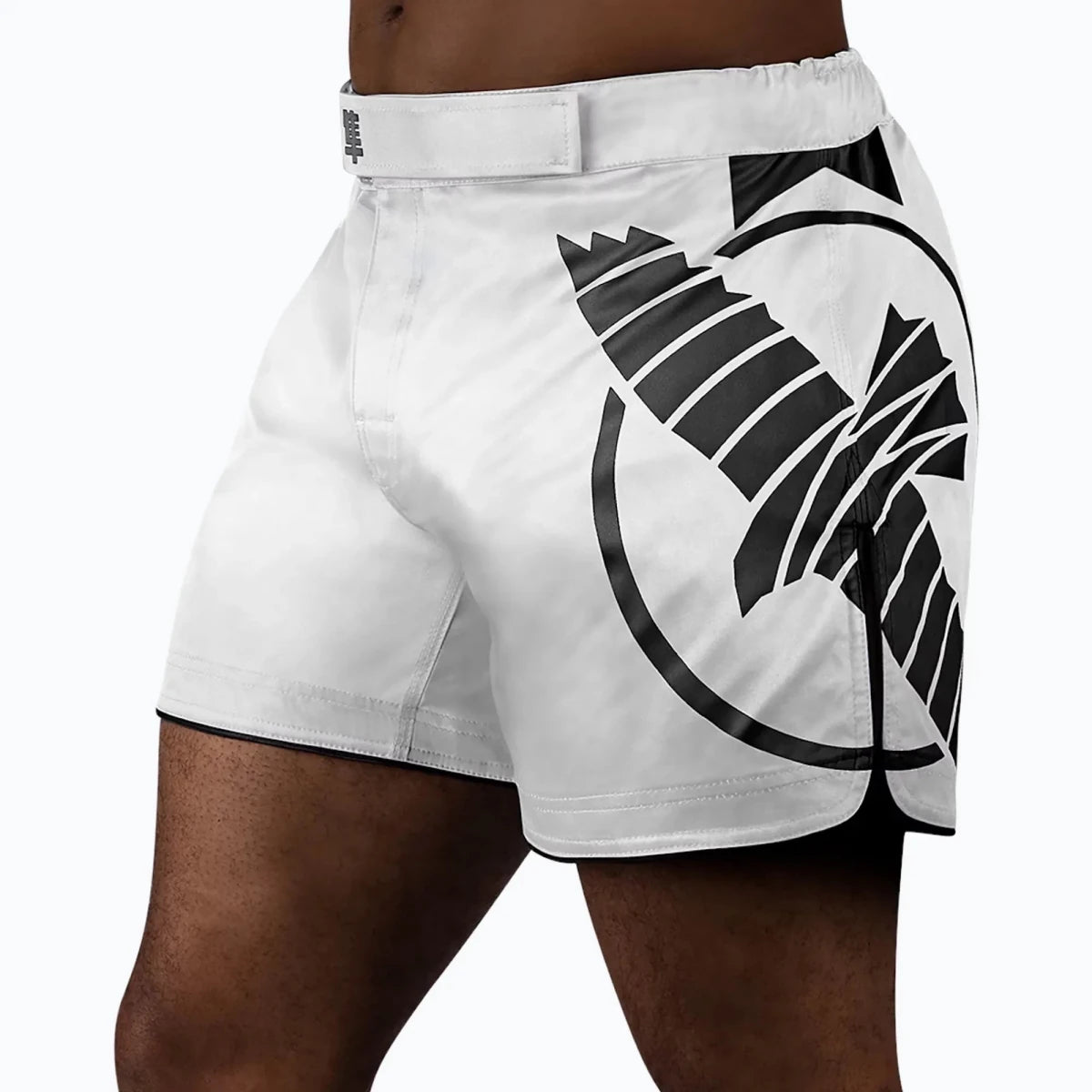 Hayabusa Icon Mid-Thigh MMA shorts wit hybride frontontwerp.