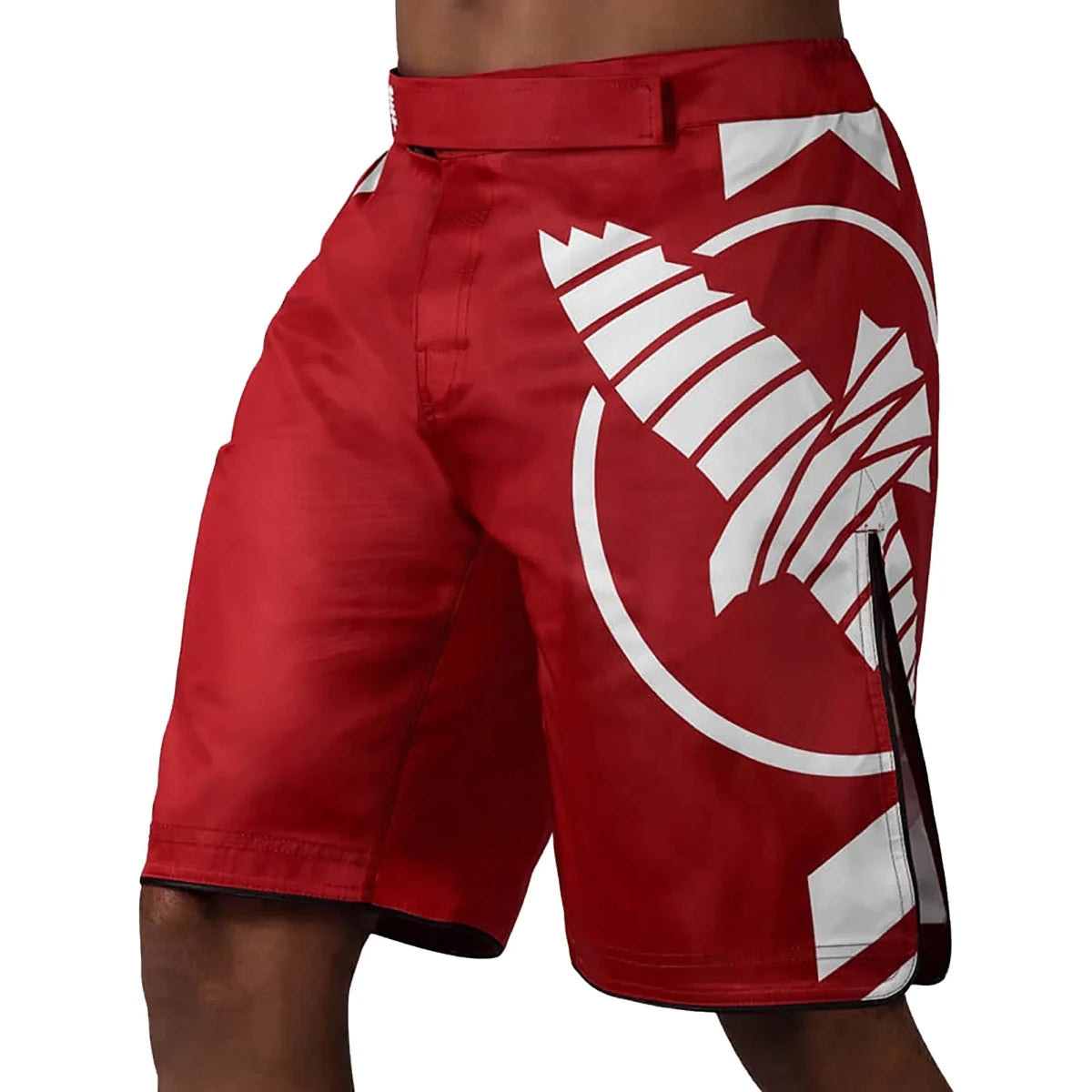 Celana pendek MMA Hayabusa Icon Merah dengan sistem penutupan aman.