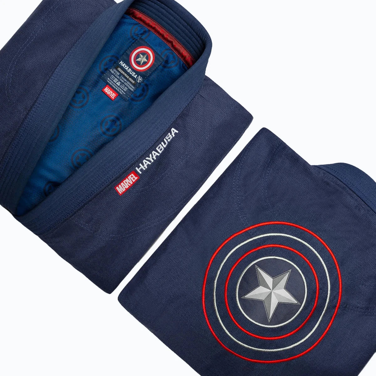 Komplettes Kimono- und Hayabusa-Hosen-Set aus der Marvel Avengers-Serie.