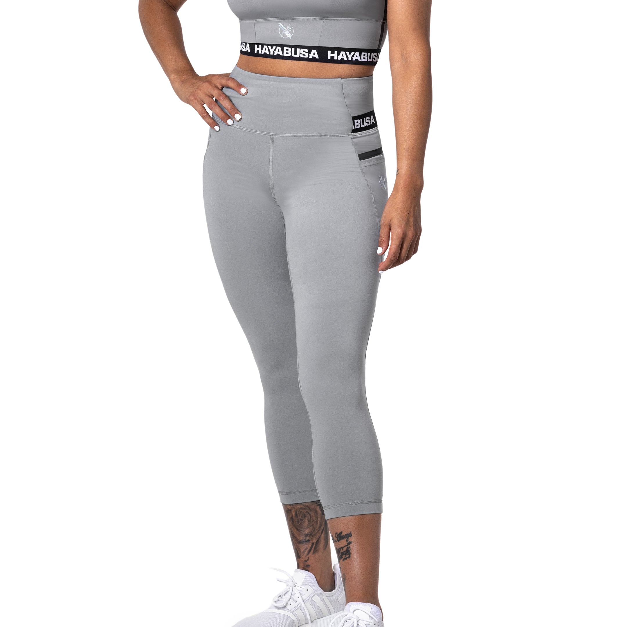 Vista frontale dei leggings 3/4 donna Hayabusa High Rise grigi con fit ergonomico