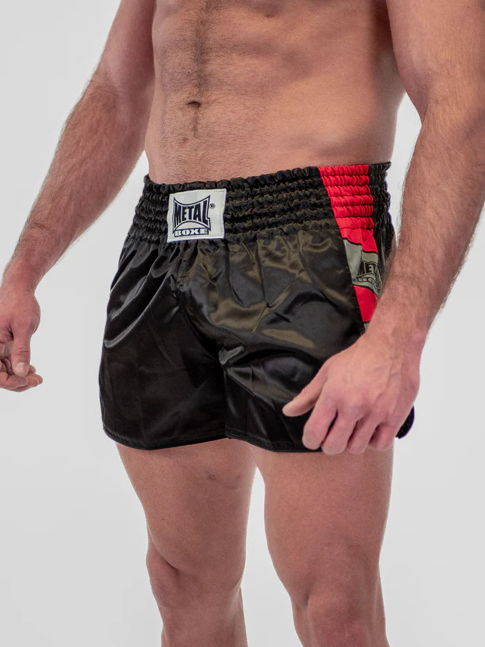 Vista frontale principale pantaloncini Kickboxing Metal Boxe Kick Pro neri indossati da uomo