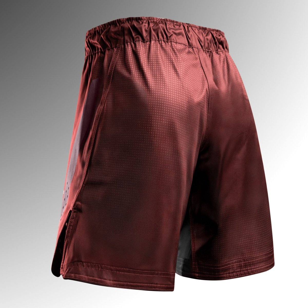 Rückansicht der roten Hayabusa Core Full-Length MMA Shorts, vollständige Abdeckung für BJJ und MMA
