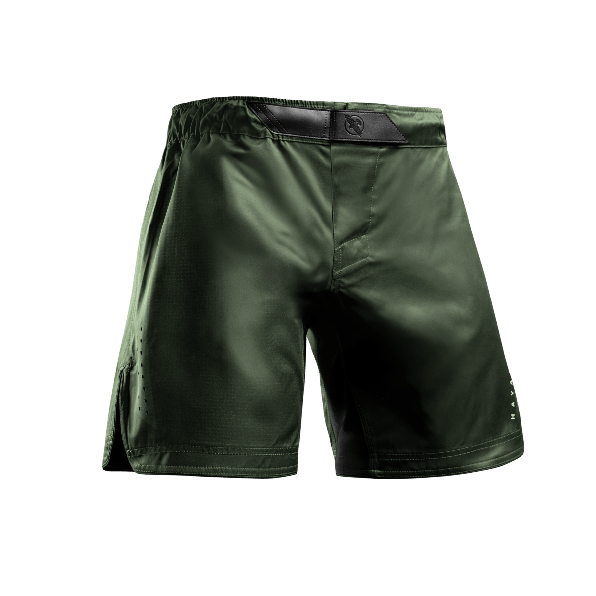 Vue de face du short vert Hayabusa Core Mid-Thigh MMA avec fermeture interlock