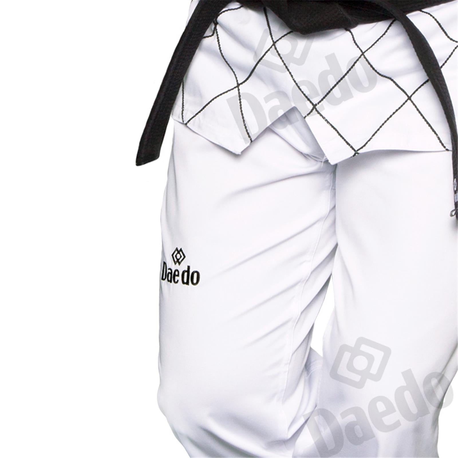 Dobok Master Daedo Bianco con Collo Nero