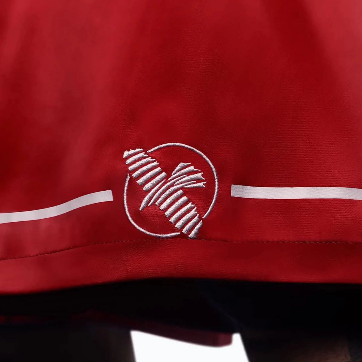 Gestickter Aufnäher mit Hayabusa-Logo für rote Boxshorts