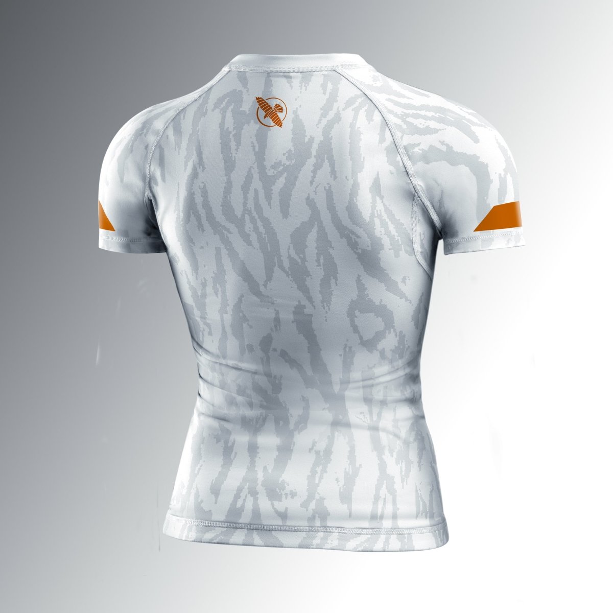 Женский рашгард Hayabusa Apex white Ash, вид сзади, ультра-форма не натирает