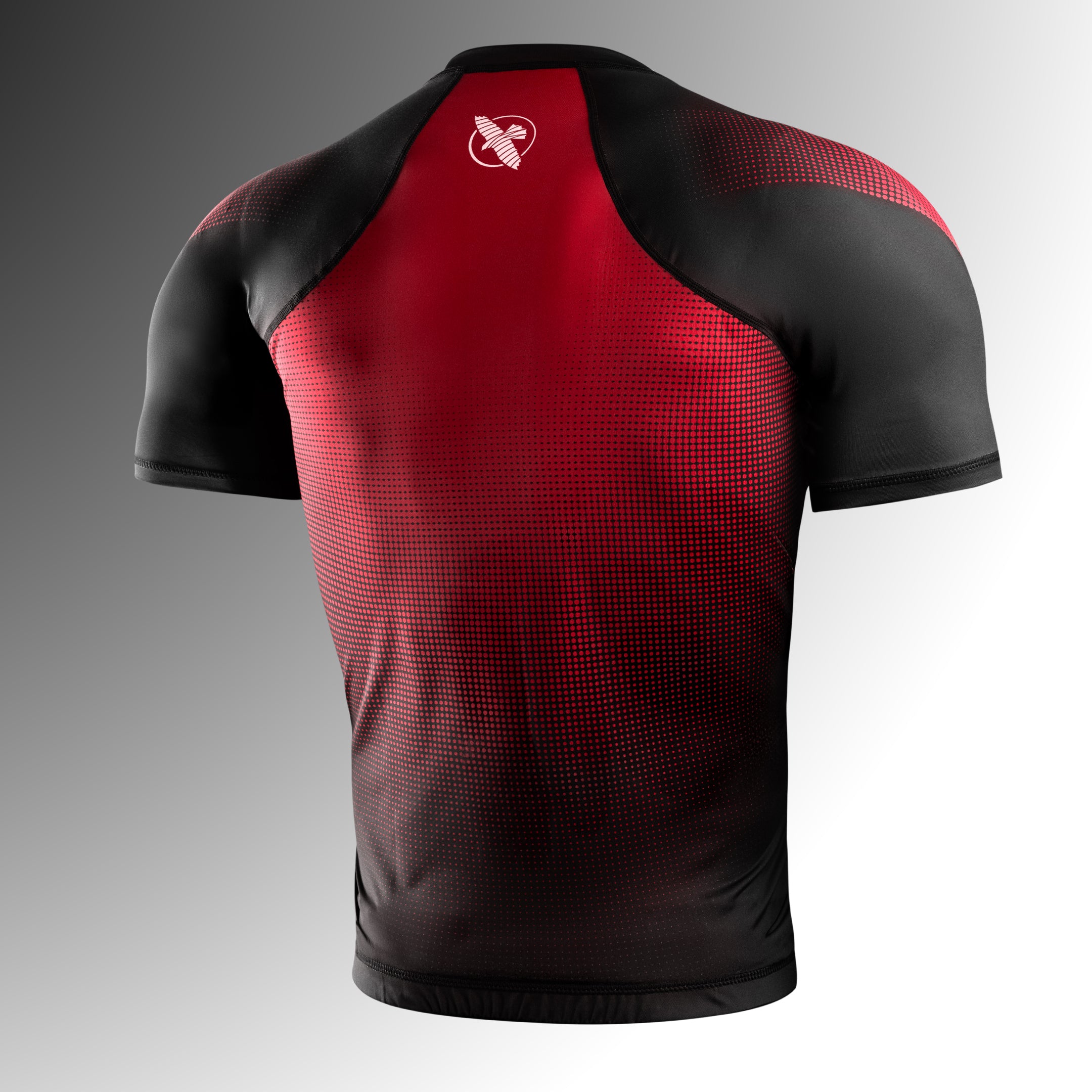 Vista posteriore della rashguard nera Hayabusa Pro Ranked a maniche corte, asola di ancoraggio integrata