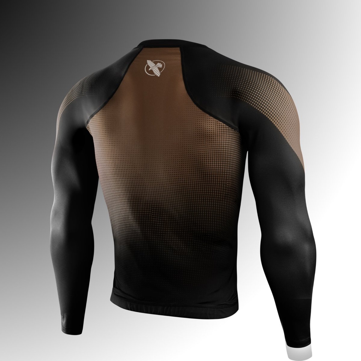 Rückansicht des braunen Hayabusa Pro Ranked Rashguard, Silikon-Gripper-Bund